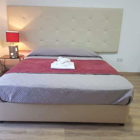 Ground Floor Studio Paphos Esterno foto