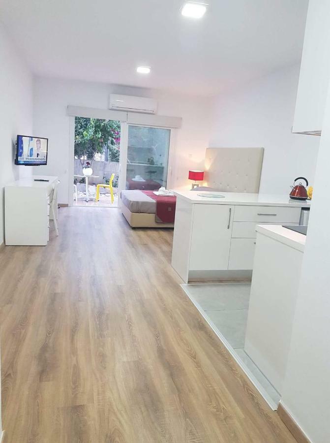 Ground Floor Studio Paphos Esterno foto
