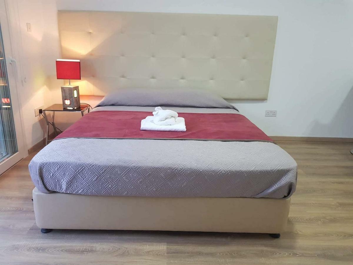 Ground Floor Studio Paphos Esterno foto